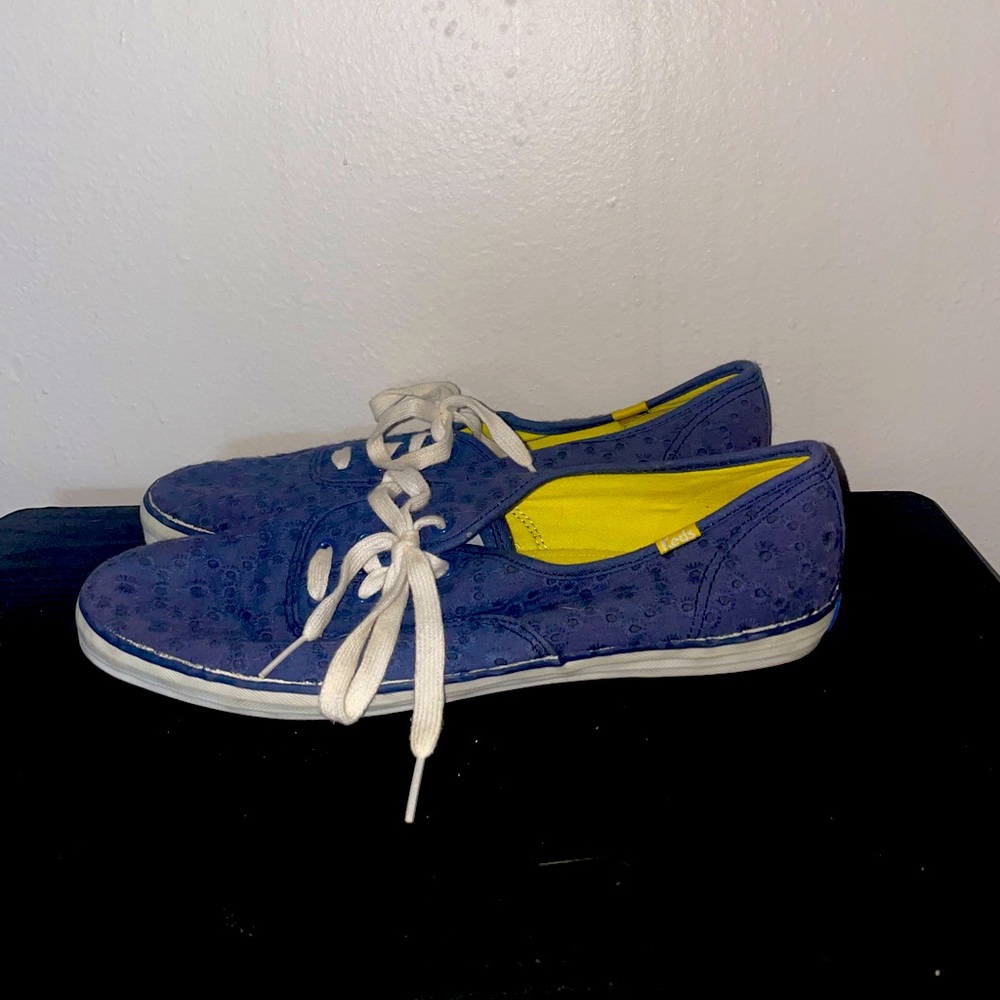 Blue flower print keds